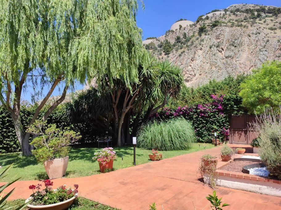 Da Nonna Cettina Appartamento In Villa Con Piscina Палермо Екстер'єр фото